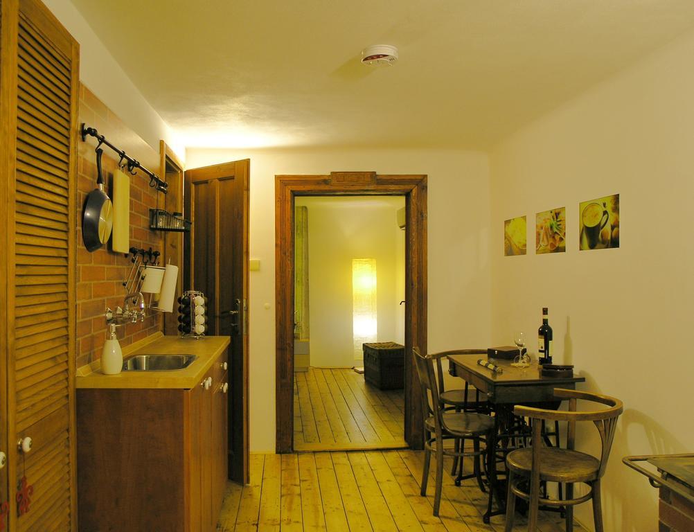 Stylove Podkrovni Apartmany אוסטרבה חדר תמונה